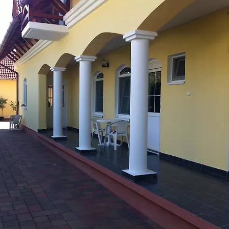Hortenzia Apartmanhaz *